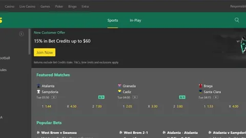 “激战正酣！费城76人迎战休斯顿火箭：泥浆战场上的热血对决！”