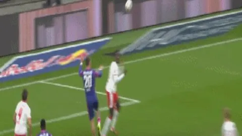 切尔西近期表现下滑揭秘：战术失策与管理乱象浮出水面